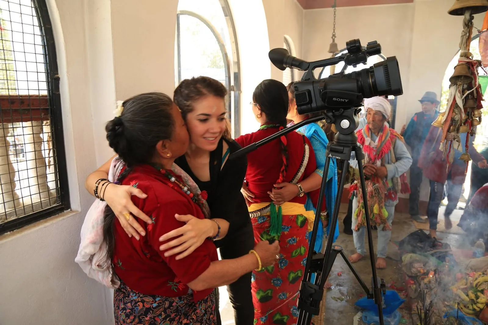 susana darcambel lors d’un rituel au nepal